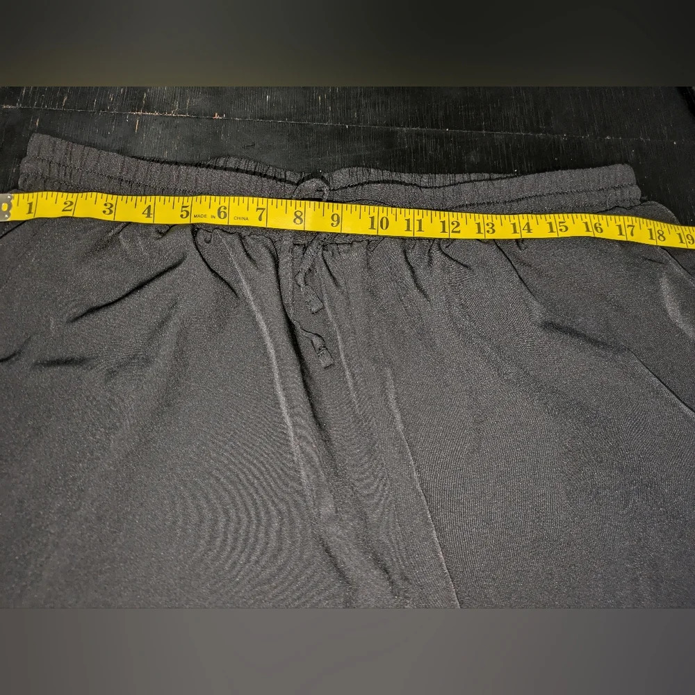 Shein Curve Women's Plus Size Baggy Lightweight Black Capri Size 3XL. EUC - Picture 3 of 8